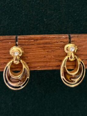 Vintage 80s Kerissa Sculptural Gold Enamel Drop Rhinestone Earrings Retro Style